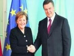 Меркель хочет спасти Януковича

